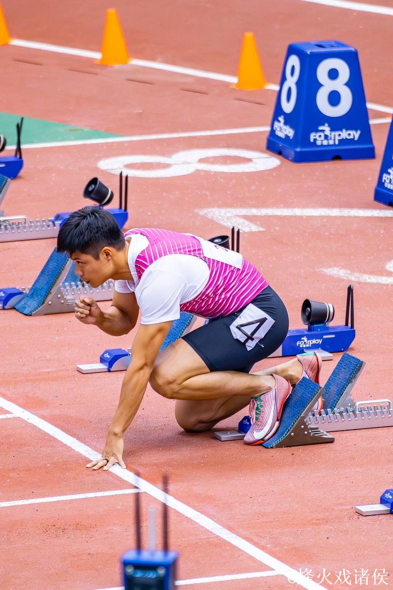 苏炳添体育课跑出11秒7，迈向短跑竞技之路